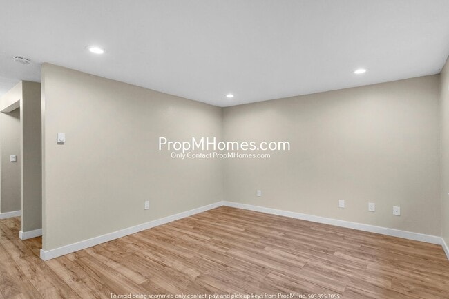 Building Photo - Updated Three Bedroom Duplex in the Heart ...