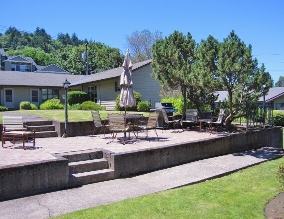Building Photo - WINTER SPECIAL!! Mid-Century 2bdr with Patio Near OHSU Ready Now!