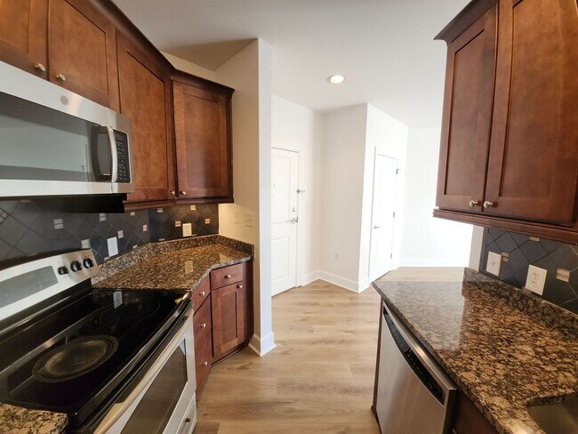 Building Photo - Modern 1BR Condo with Amenities in Prime Buckhead Location