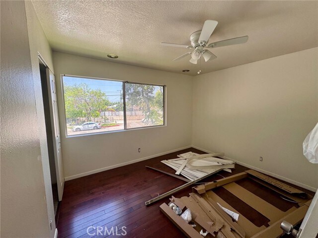 Building Photo - 418 N Cerritos Ave