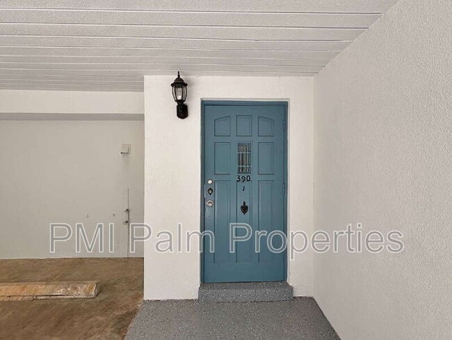 Building Photo - 390 Golfview Rd