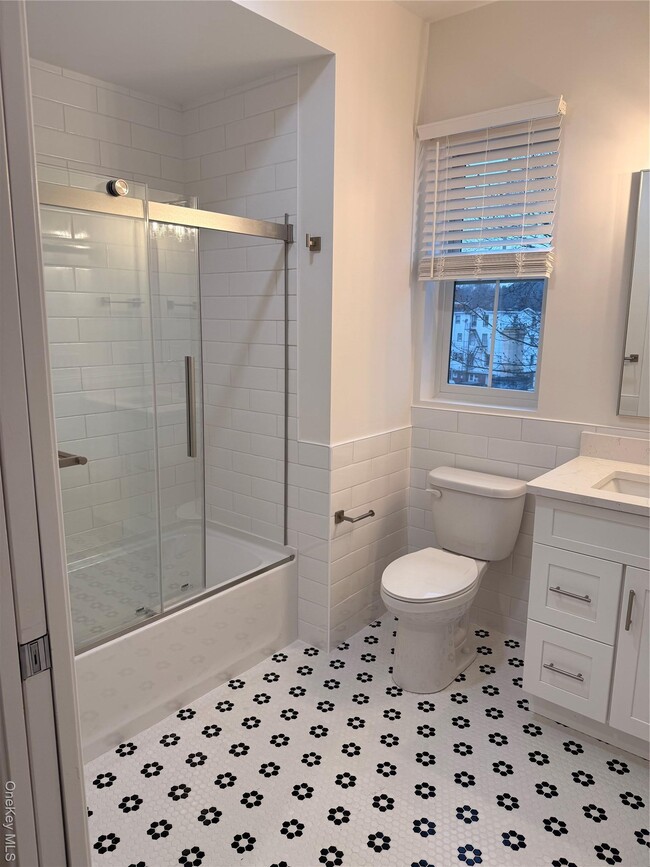 Building Photo - 122 Greenwich Ave