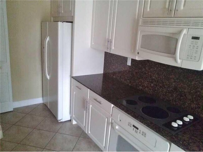 Building Photo - 6920 Julia Gardens Dr