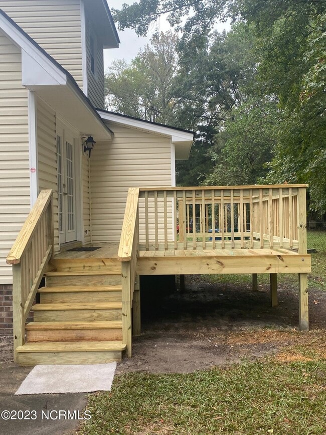 Building Photo - 1509 N Respess St