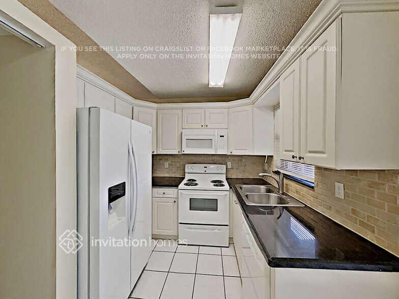 Building Photo - 21441 SW 88th Ave