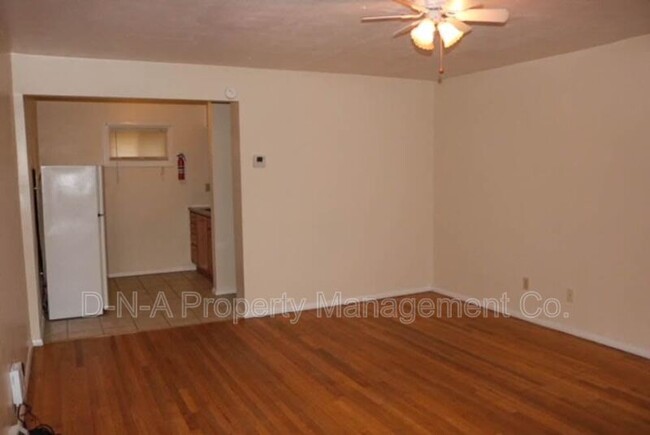 Building Photo - 106 3rd St