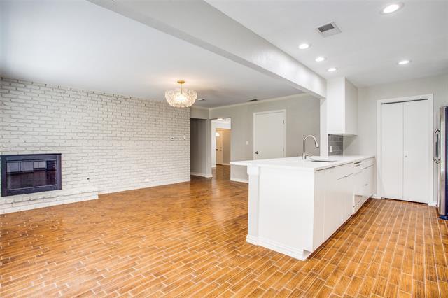 Building Photo - 702 Melrose Dr