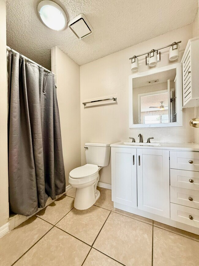 Building Photo - 123 Loblolly Ct