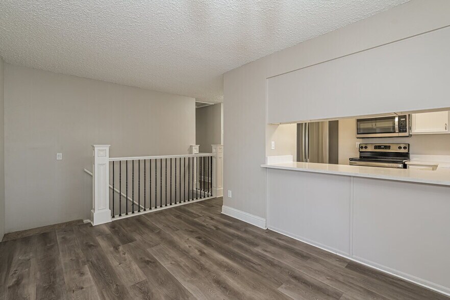 Building Photo - 17704 E Bellewood Dr