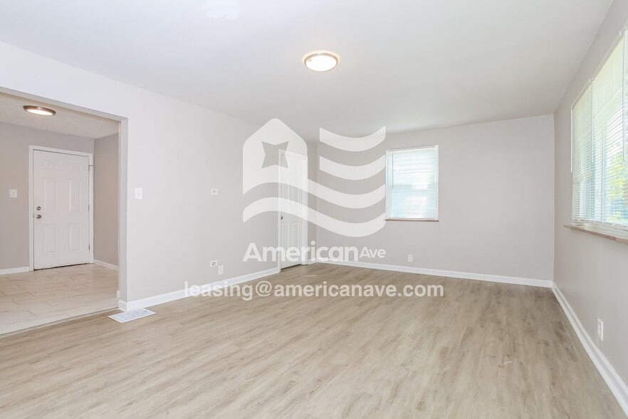 Building Photo - 1726 Gellenbeck St