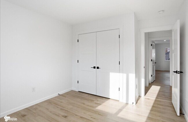 Building Photo - 336 Ashbrook Dr