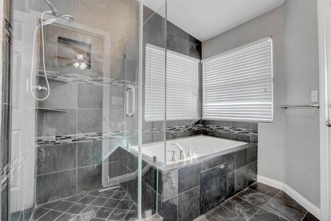 Building Photo - 2205 Riderwood Ave