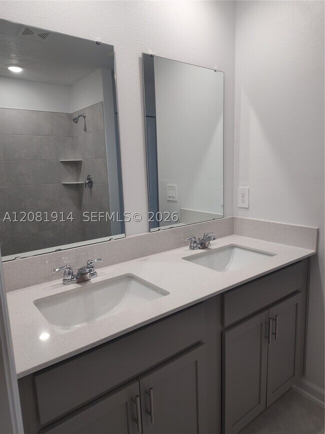 Building Photo - 890 Timberland Dr