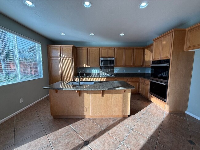 Building Photo - Beautiful Large Two Story Home is Centrall...