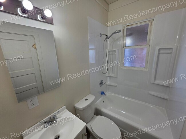 Building Photo - 441 Highland St