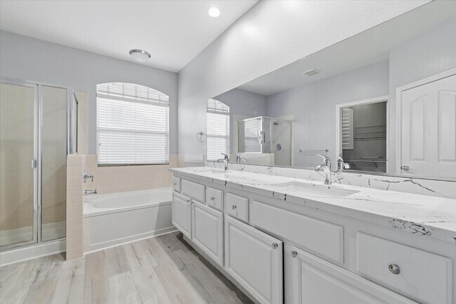 Building Photo - 972 Prestwick St