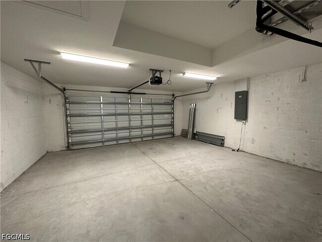 Building Photo - 2604 NW 8th Pl