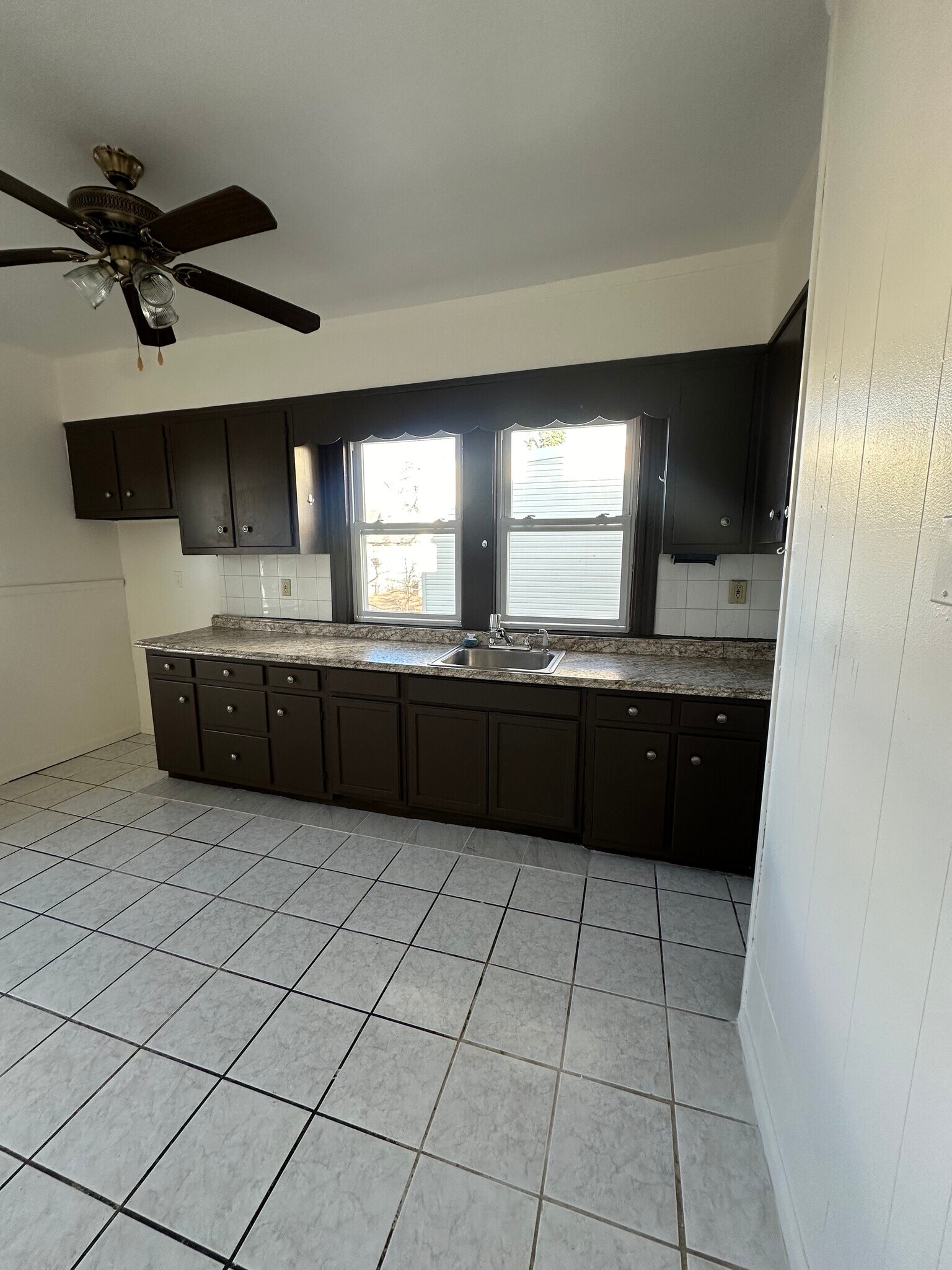 Building Photo - 18 Noll Pl