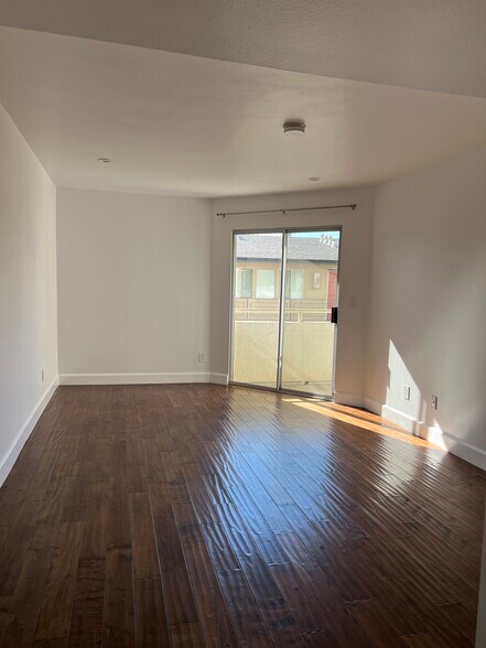 Building Photo - 1517 Armacost Ave