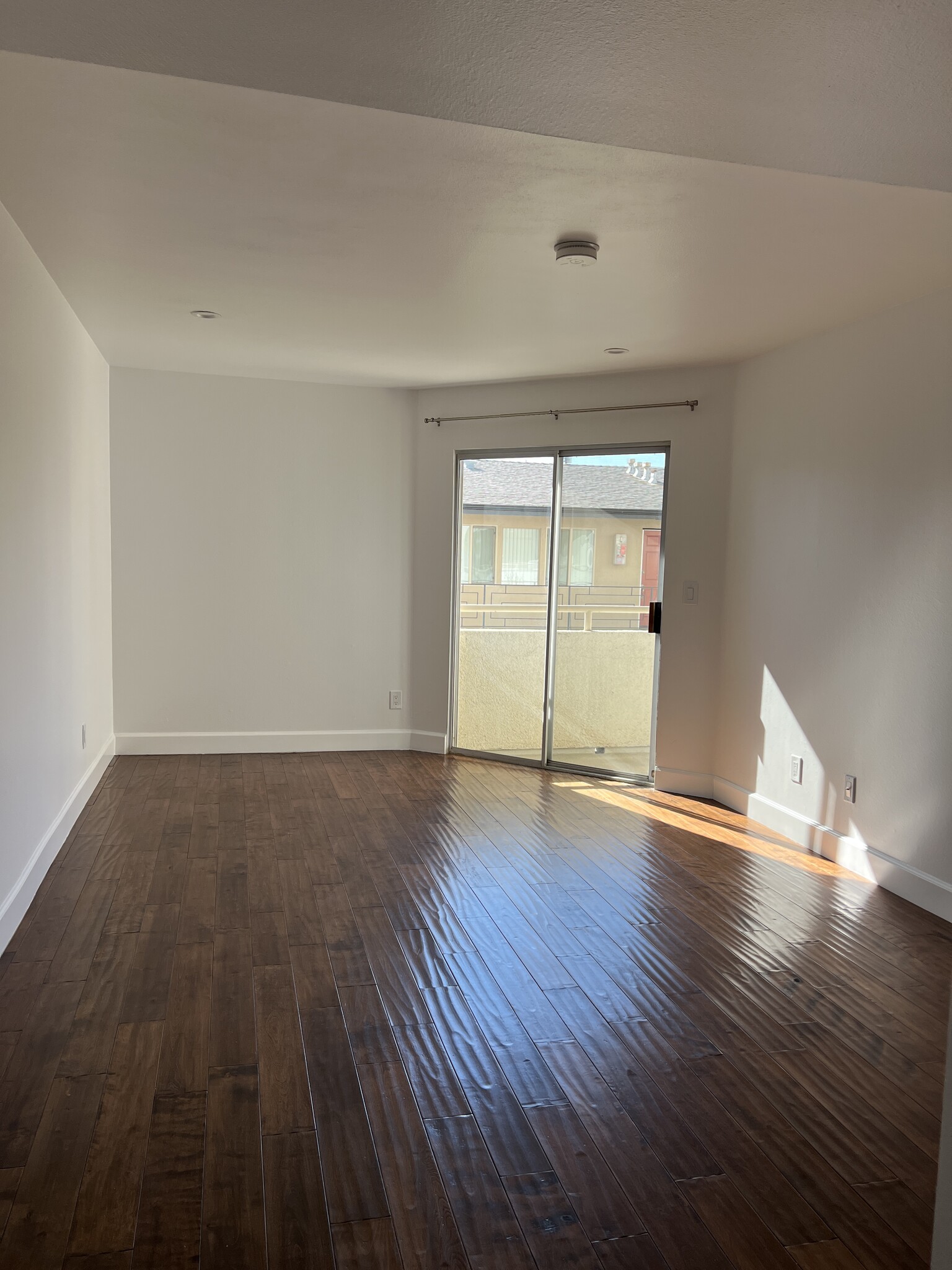 Building Photo - 1517 Armacost Ave
