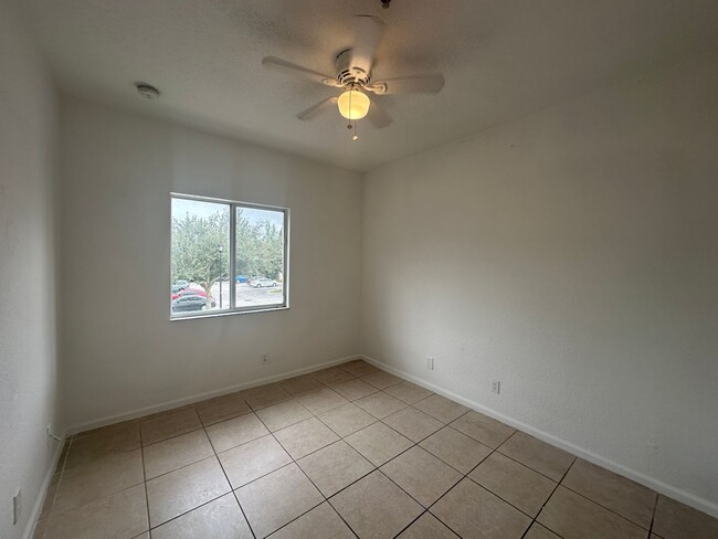 Building Photo - 3 Bedroom Townhome in West Palm Beach