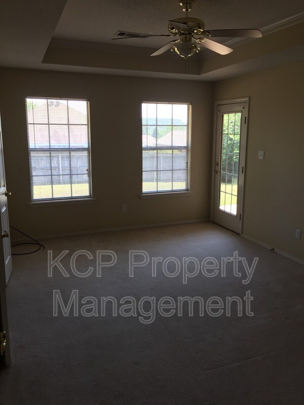 Building Photo - 305 Northridge Dr