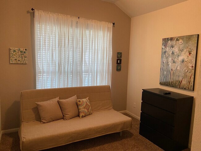 Tv/Playroom/3rd Bedroom - 4335 Roundhay Park