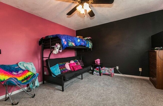 Building Photo - Clarke B