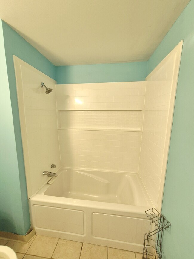 Building Photo - 976 Snow Mountain Rd