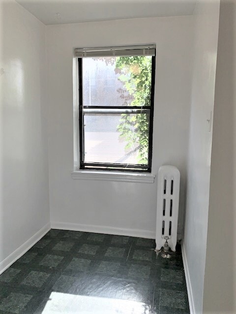 Building Photo - 644 W Wrightwood Ave