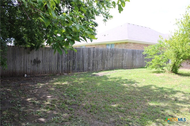 Building Photo - 621 Paseo del Plata Dr