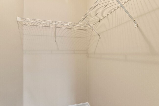 Building Photo - Nice 1 Bed 1 Bath at Capstone Quarters! Available Fall 2026!