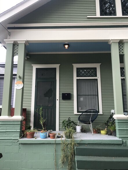 Building Photo - 3611 Banks St