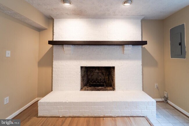 Building Photo - 5514 Whitfield Ct