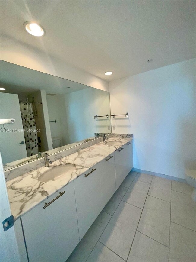 Building Photo - 951 Brickell Ave