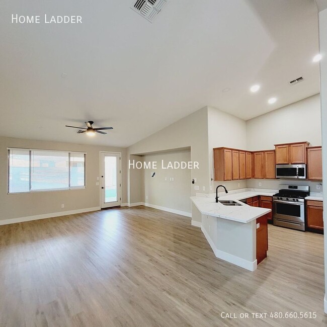 Building Photo - 14456 W Boca Raton Rd