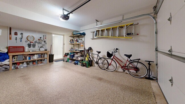 Building Photo - 3431 Harbor Dr