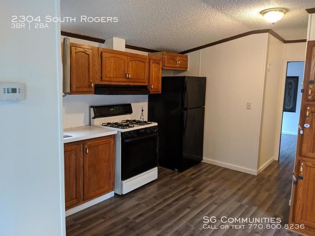 Building Photo - 2304 S Rogers St