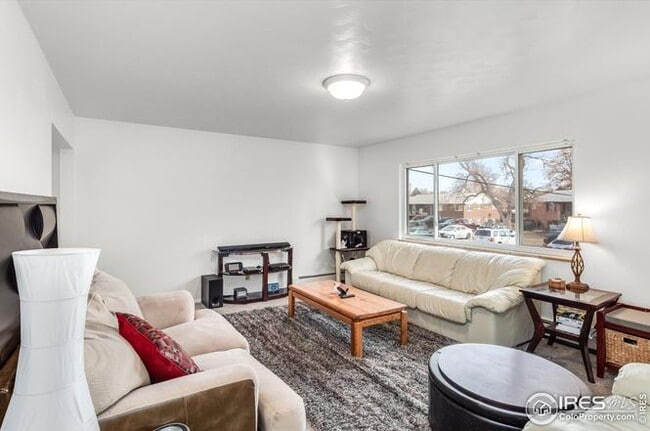 Building Photo - 1112 Gard Pl