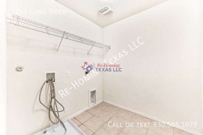 Building Photo - 11244 Long Rider
