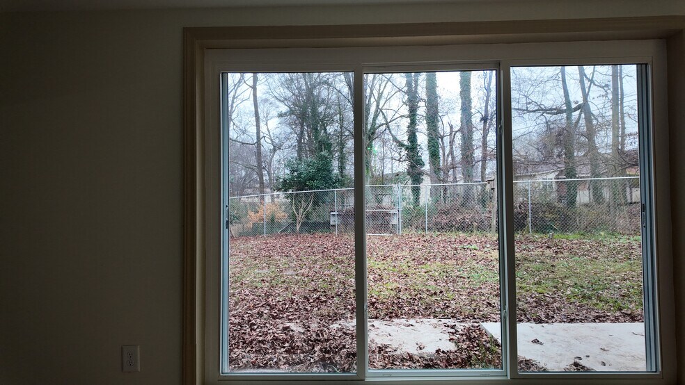 Building Photo - 1521 Anthony Dr