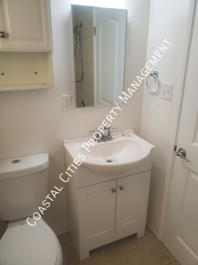 Building Photo - 4408 Ostrom Ave