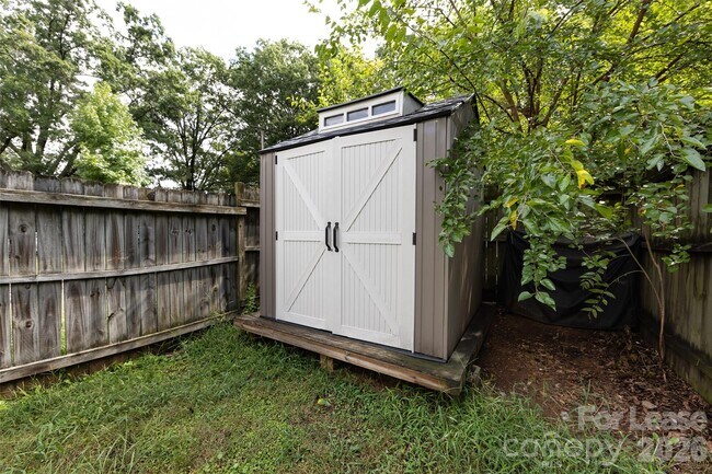 Building Photo - 1225 Kennon St