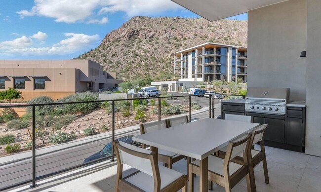 Building Photo - 4849 N Camelback Rdg Dr
