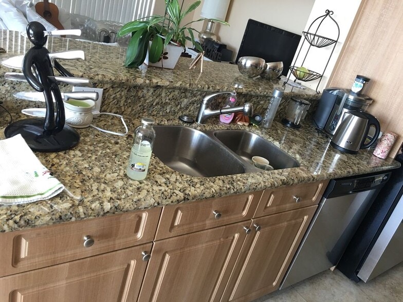 Building Photo - 3031 N Ocean Blvd