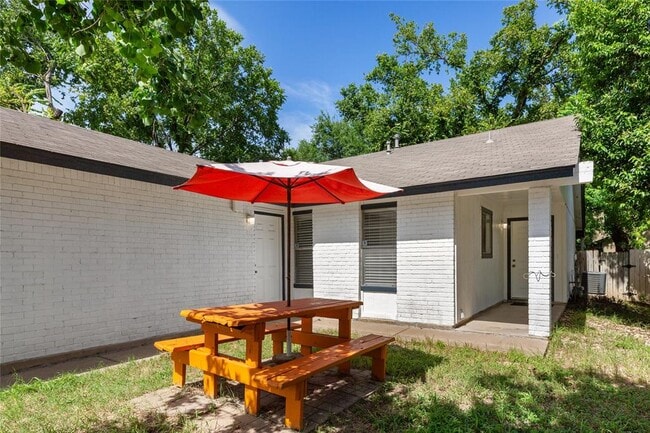 Primary Photo - 2311 Burleson Rd