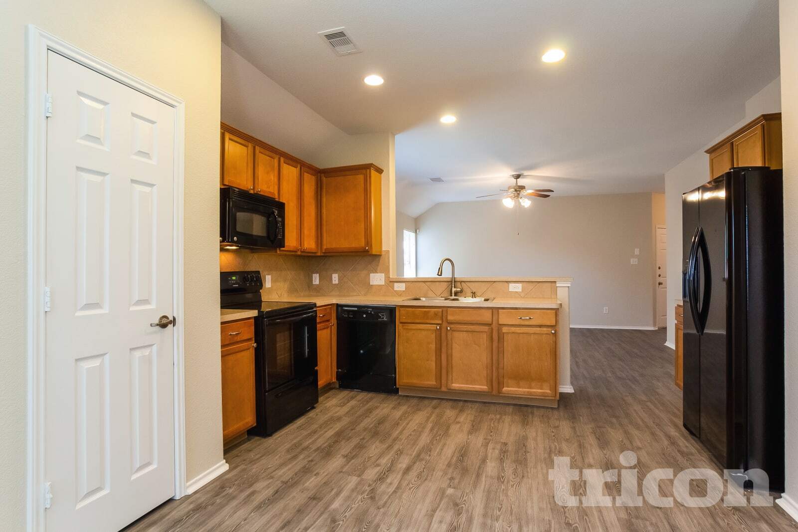 Building Photo - 10338 Whisper Bluff Dr