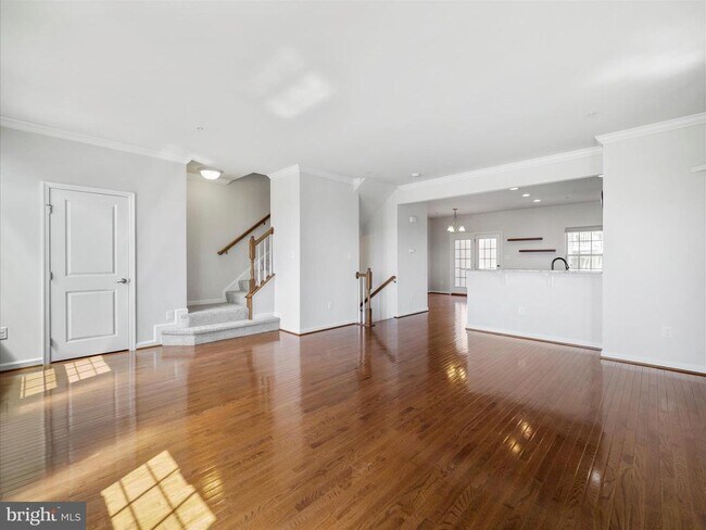 Building Photo - 5904 Leben Dr