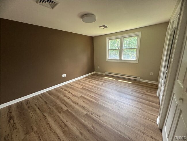 Building Photo - 110 Lake Country Dr