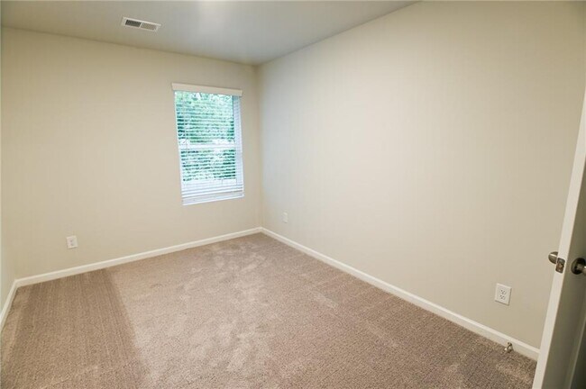 Building Photo - 115 Green Loop NW